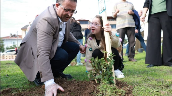 Bir Fidan Güzel Gelecek